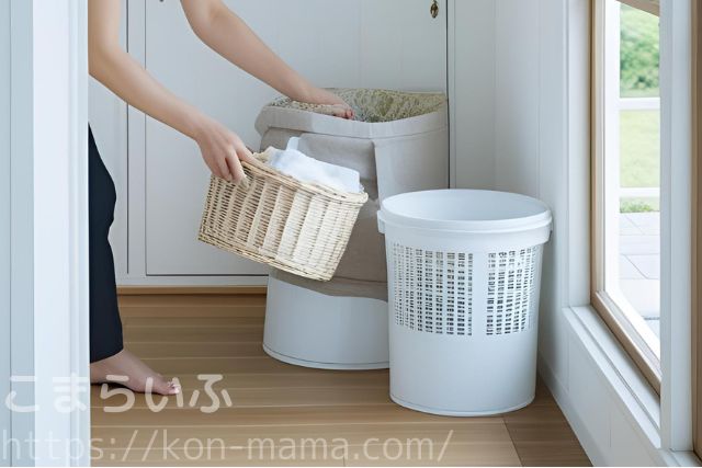 部屋の掃除をしている様子
