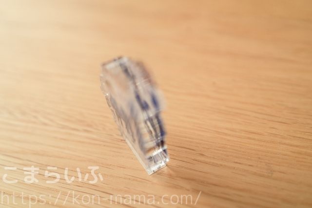 Acryアクリルブロックを横から見た厚みと立体感
