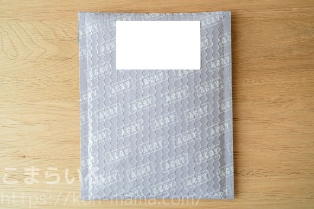 Acryアクリルスタンドの梱包状態と緩衝材