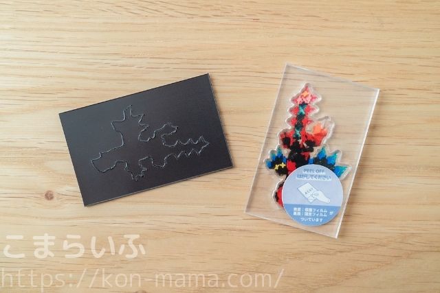 Acryのアクリルマグネットの梱包内容（アクリル本体とマグネットシート）